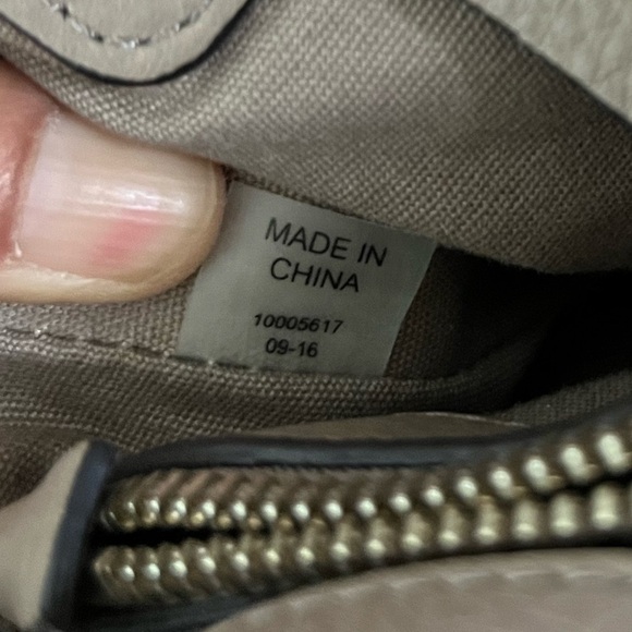 Tory Burch Gemini Link Hobo Crossbody Bag French Gray Pebbled Leather - Picture 11 of 17